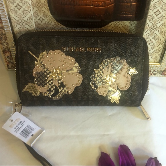 ❌SOLD❌Michael Kors Jet Set Flower Wallet NWT - Picture 6 of 8